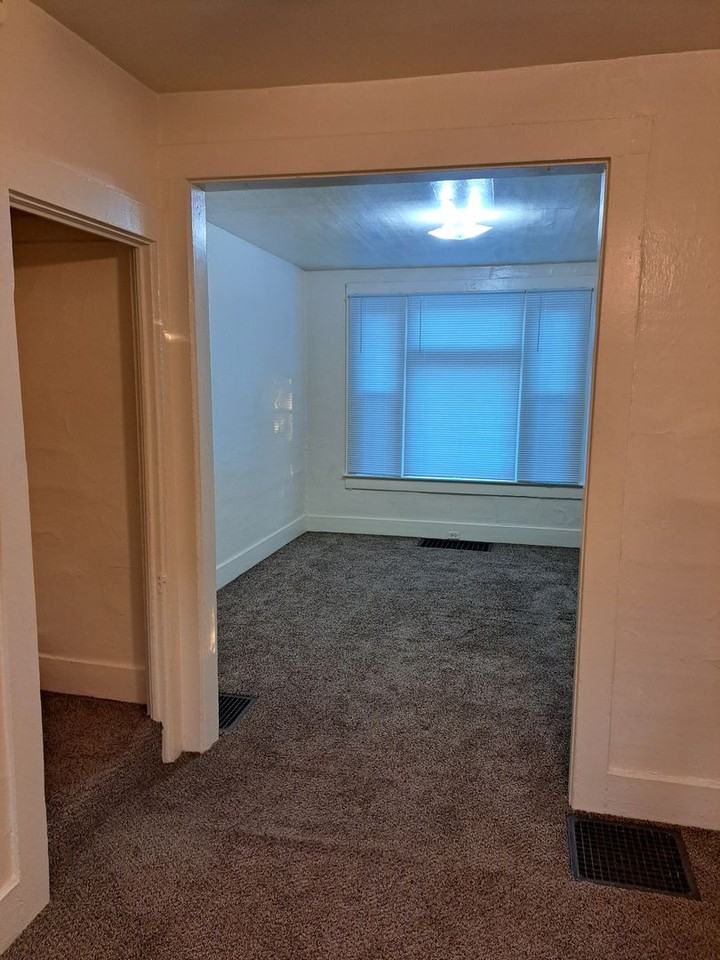 1719 Richardson St - Photo 3 of 7