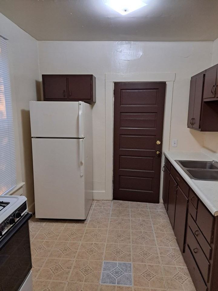 1719 Richardson St - Photo 4 of 7