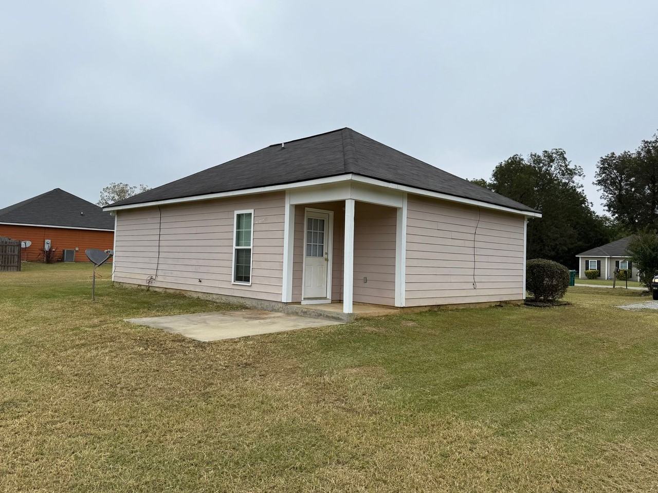 1213 Askew Dr Ne - Photo 3 of 10