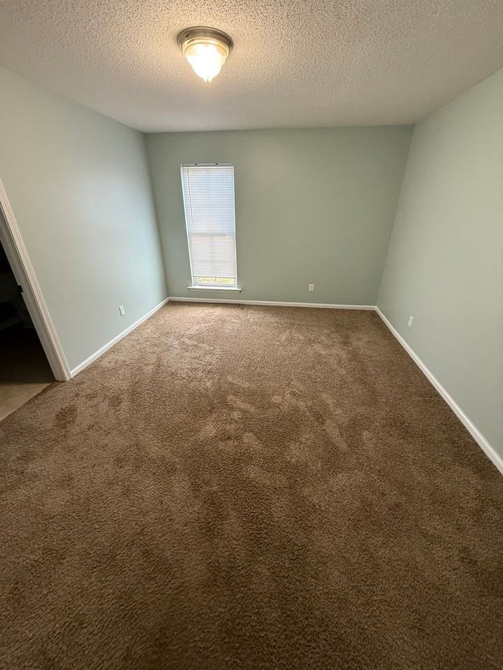 1213 Askew Dr Ne - Photo 6 of 10