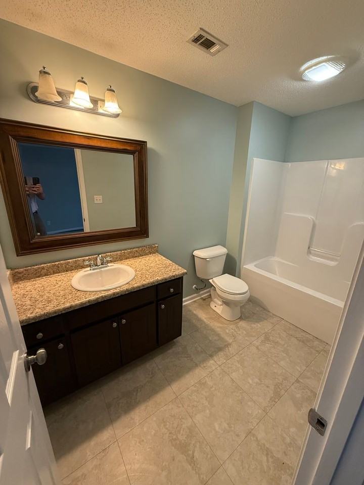 1213 Askew Dr Ne - Photo 7 of 10