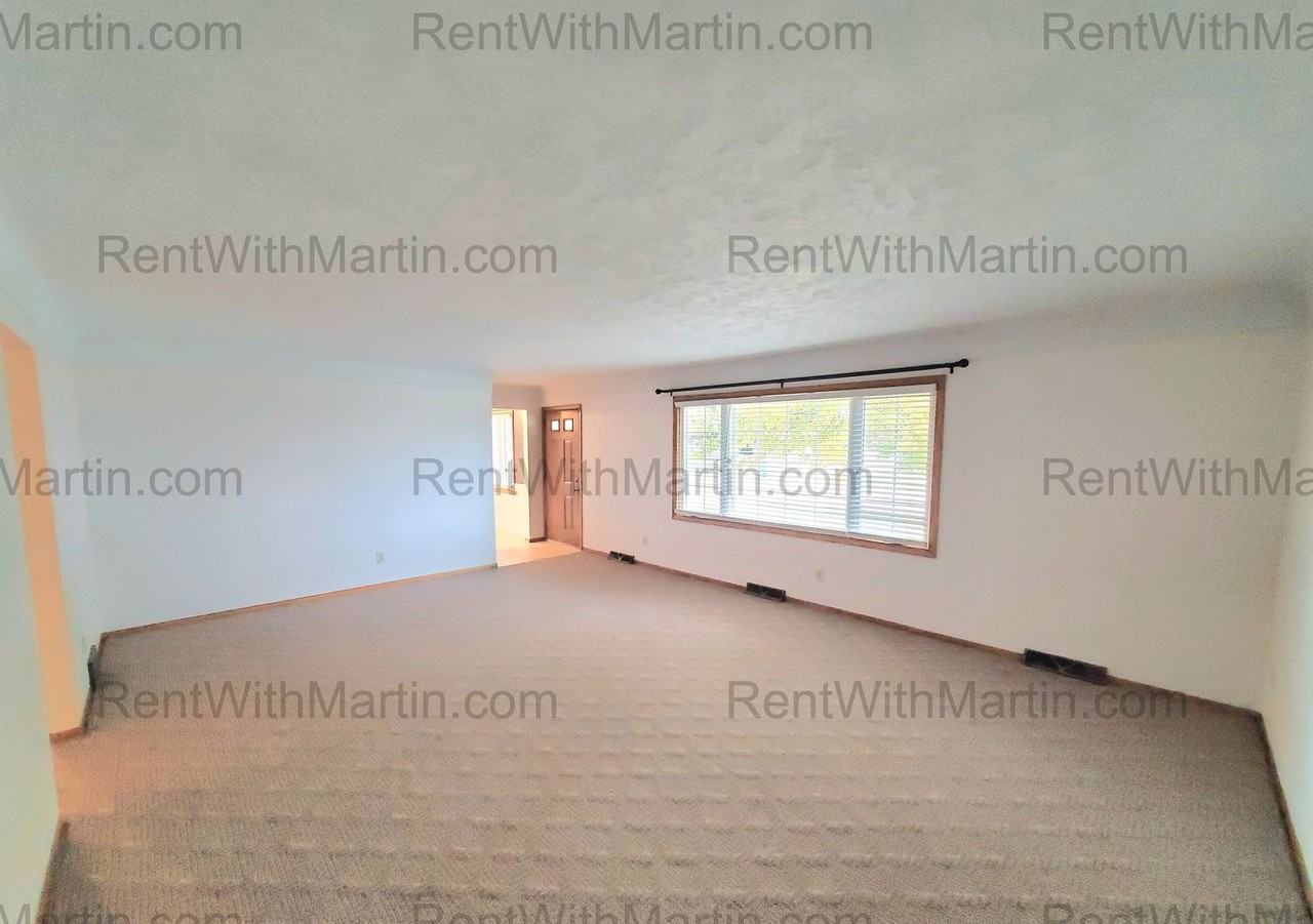 5837 Applewood Drive - Photo 4 of 24