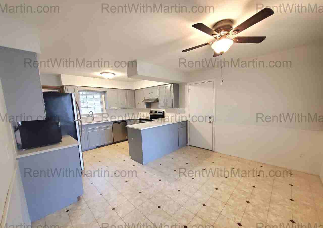 5837 Applewood Drive - Photo 5 of 24