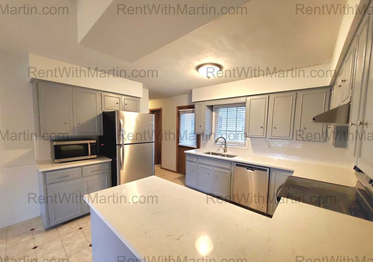 5837 Applewood Drive - Photo 6 of 24