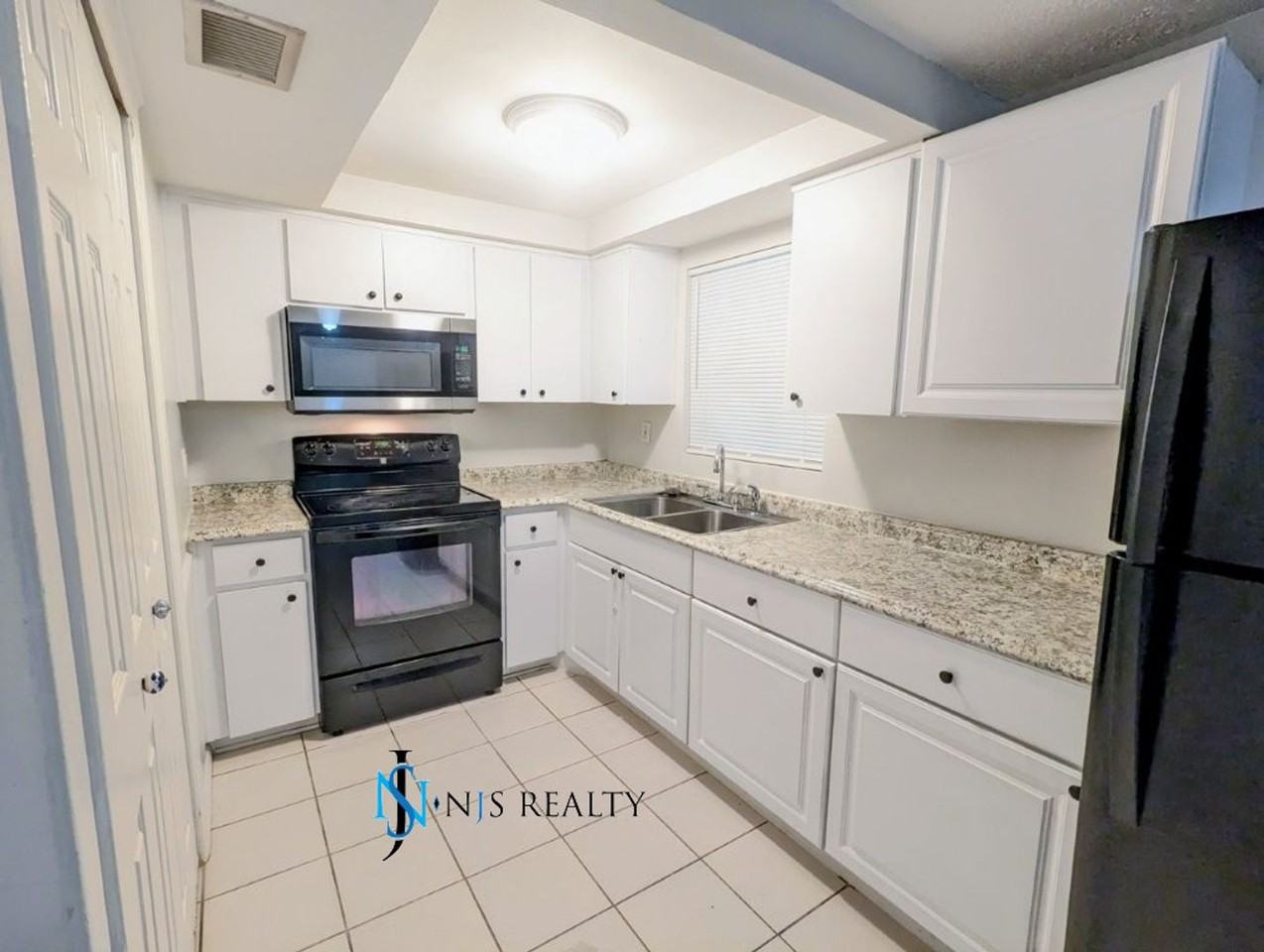 4732 Jacqueline Dr - Photo 6 of 16