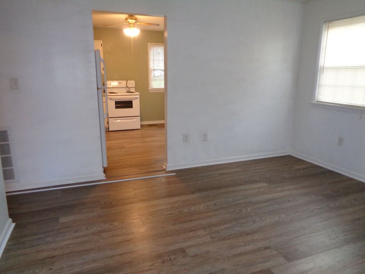 150 Sycamore Cir - Photo 4 of 12