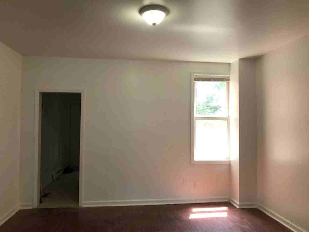 1517 East 29th Street - Photo 5 of 9