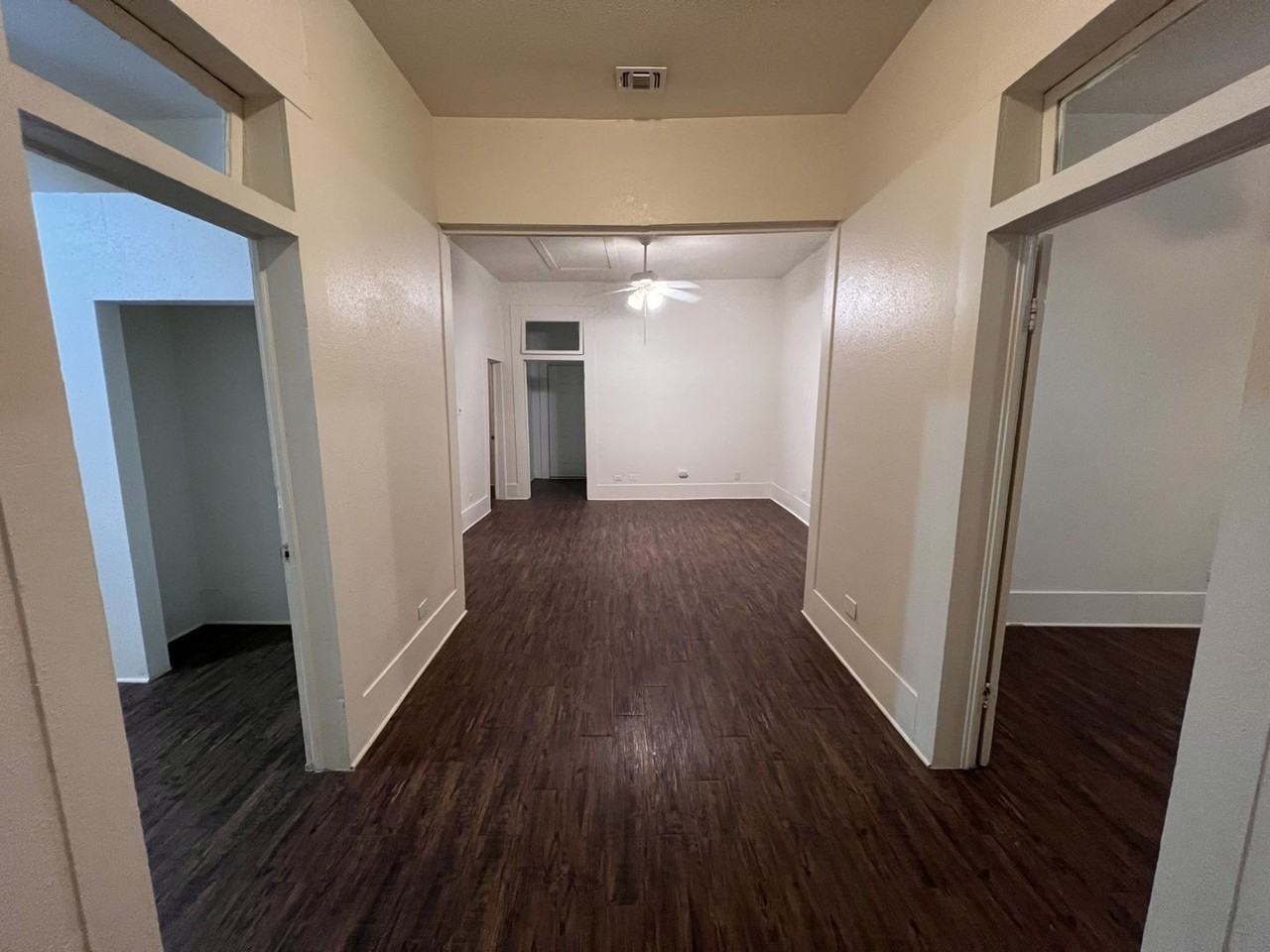 315 Baltimore Avenue - Photo 3 of 23