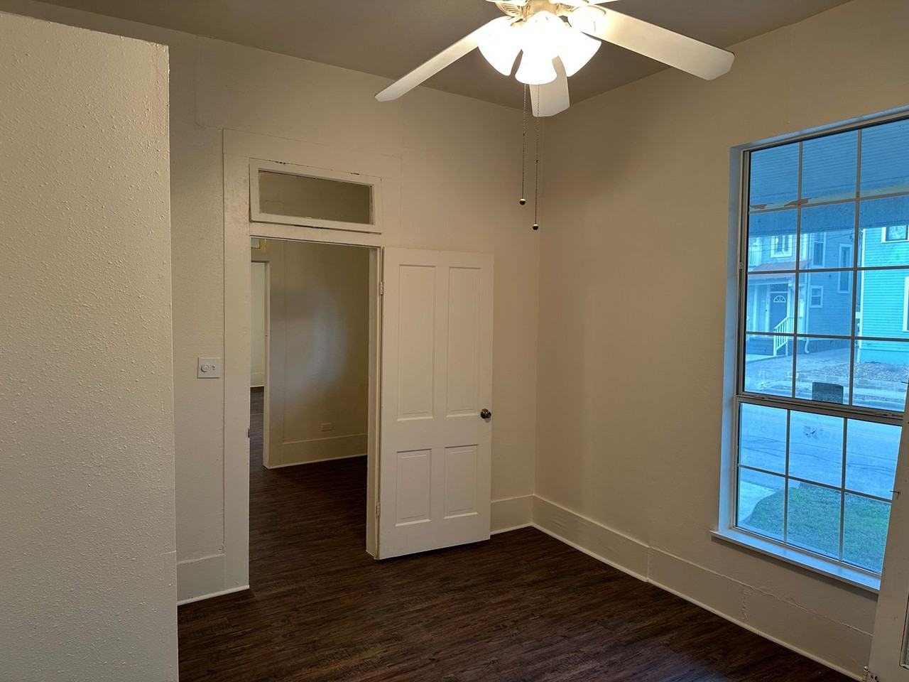 315 Baltimore Avenue - Photo 4 of 23