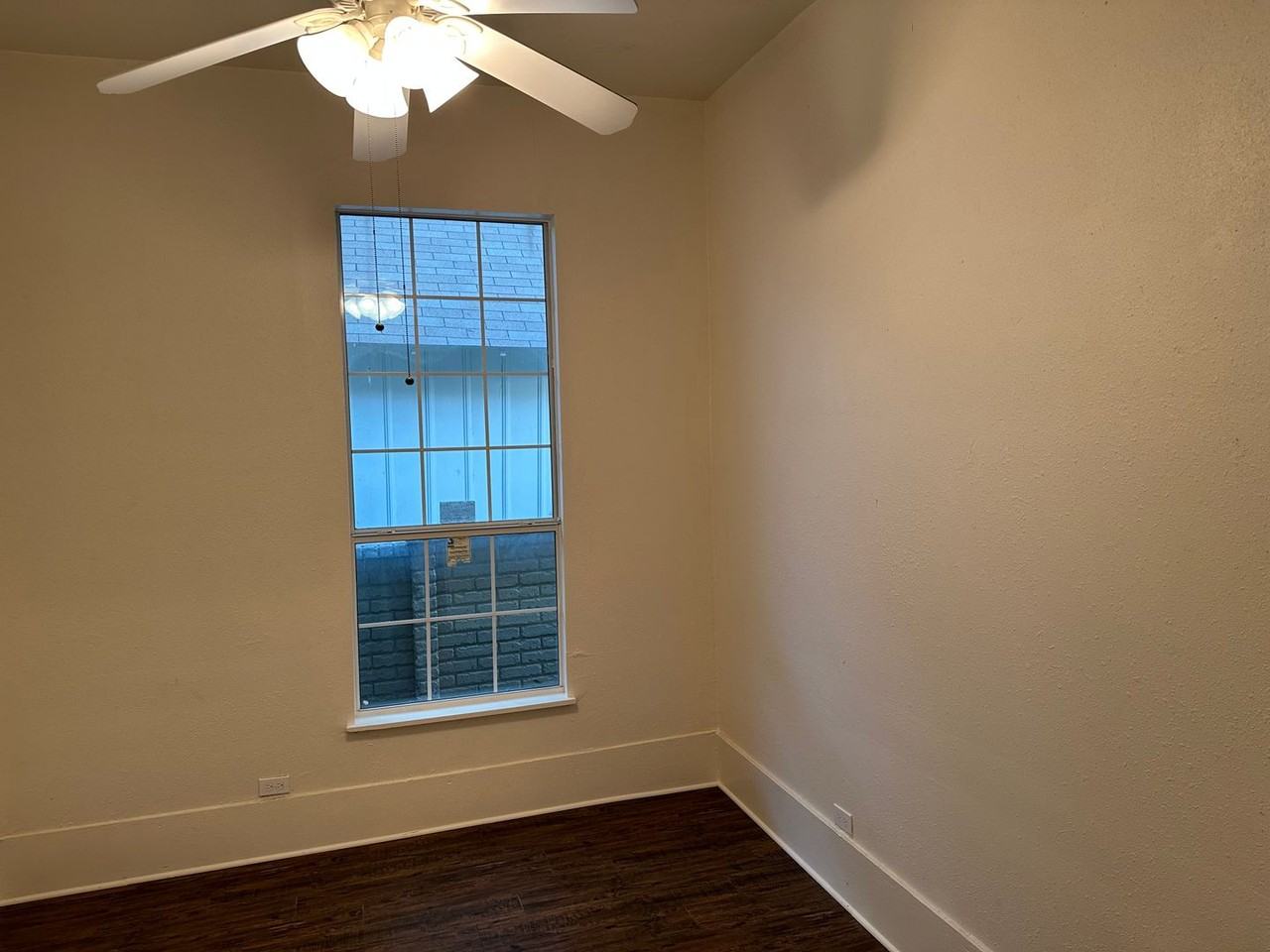 315 Baltimore Avenue - Photo 5 of 23