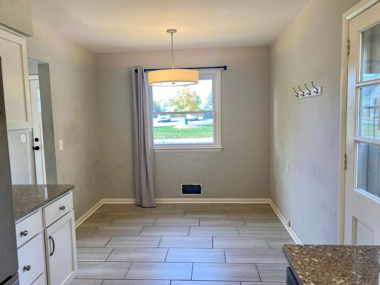 874 Kirk Dr Se - Photo 4 of 21