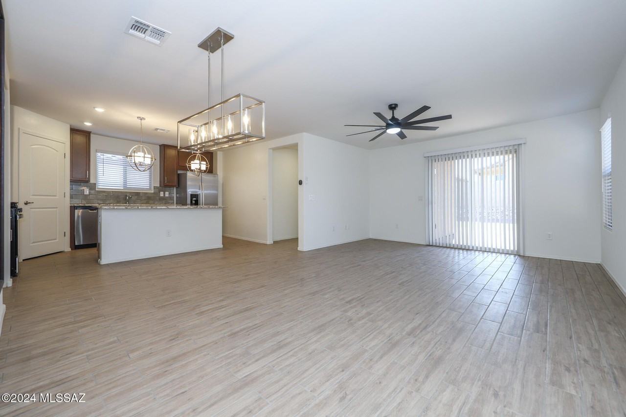 4639 S Brandywine Dr - Photo 3 of 27