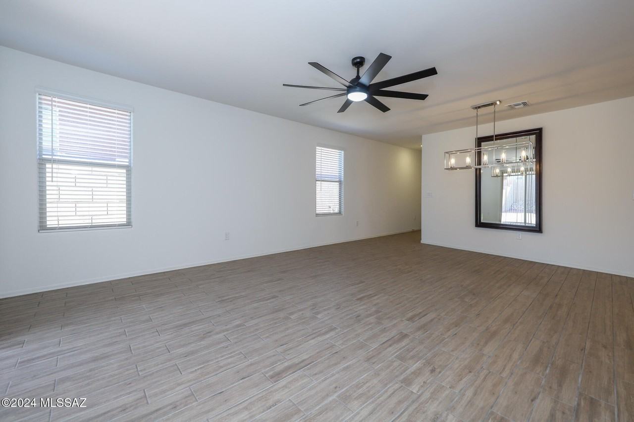 4639 S Brandywine Dr - Photo 4 of 27