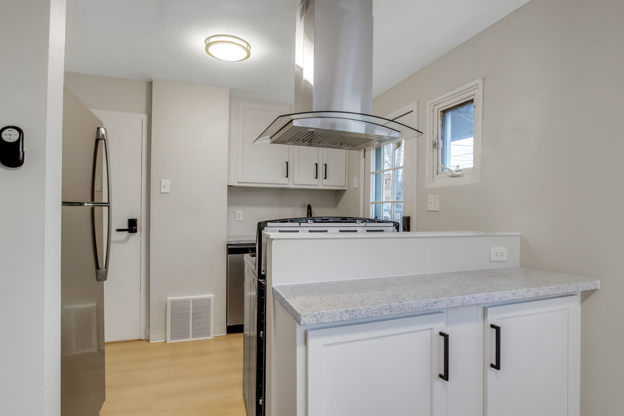 Amherst Townhomes - Photo 2 of 18