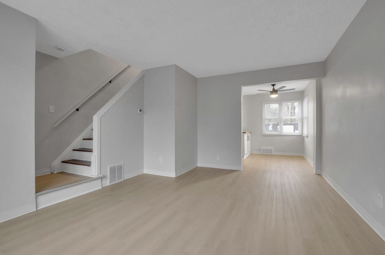 Amherst Townhomes - Photo 4 of 18