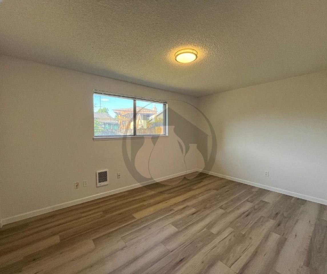 4871 Elkhorn Drive Southeast - Photo 5 of 7