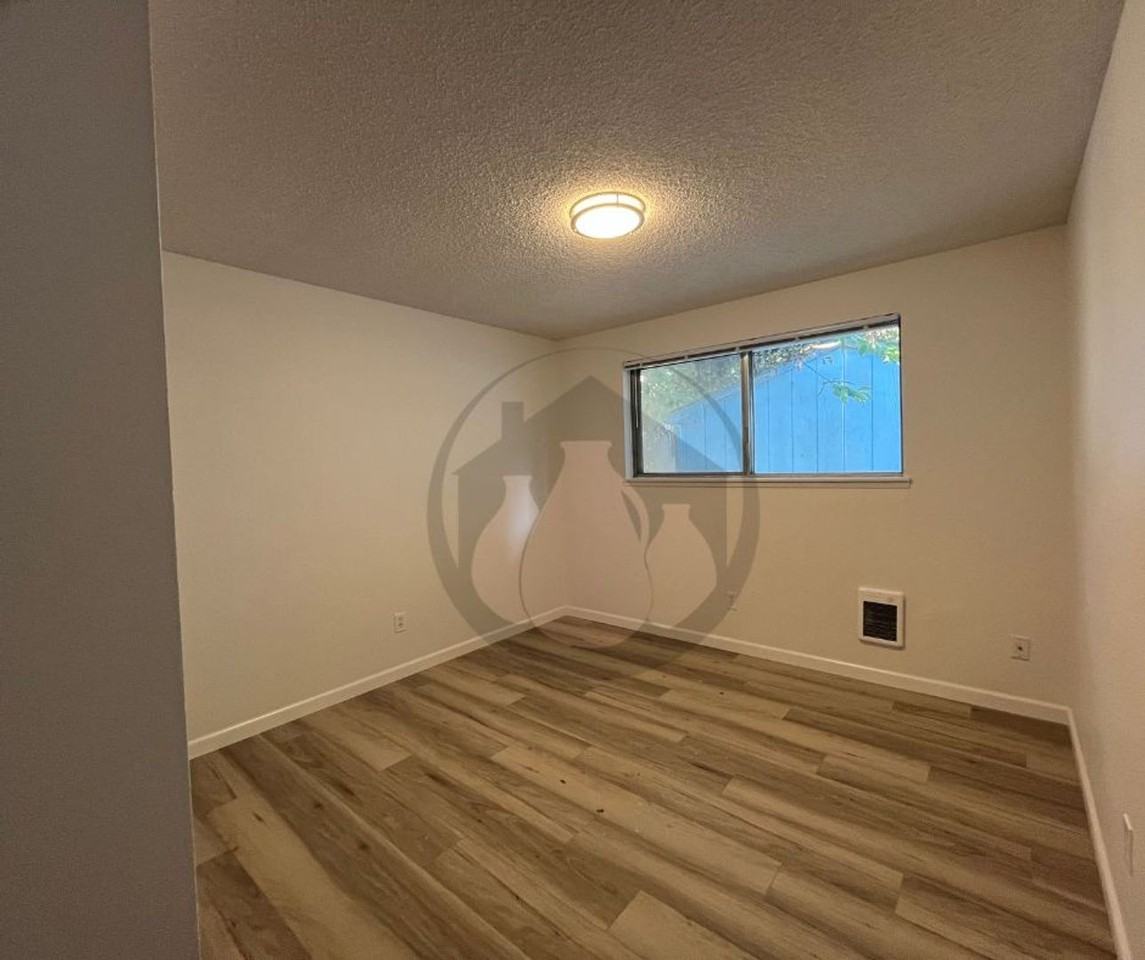 4871 Elkhorn Drive Southeast - Photo 6 of 7