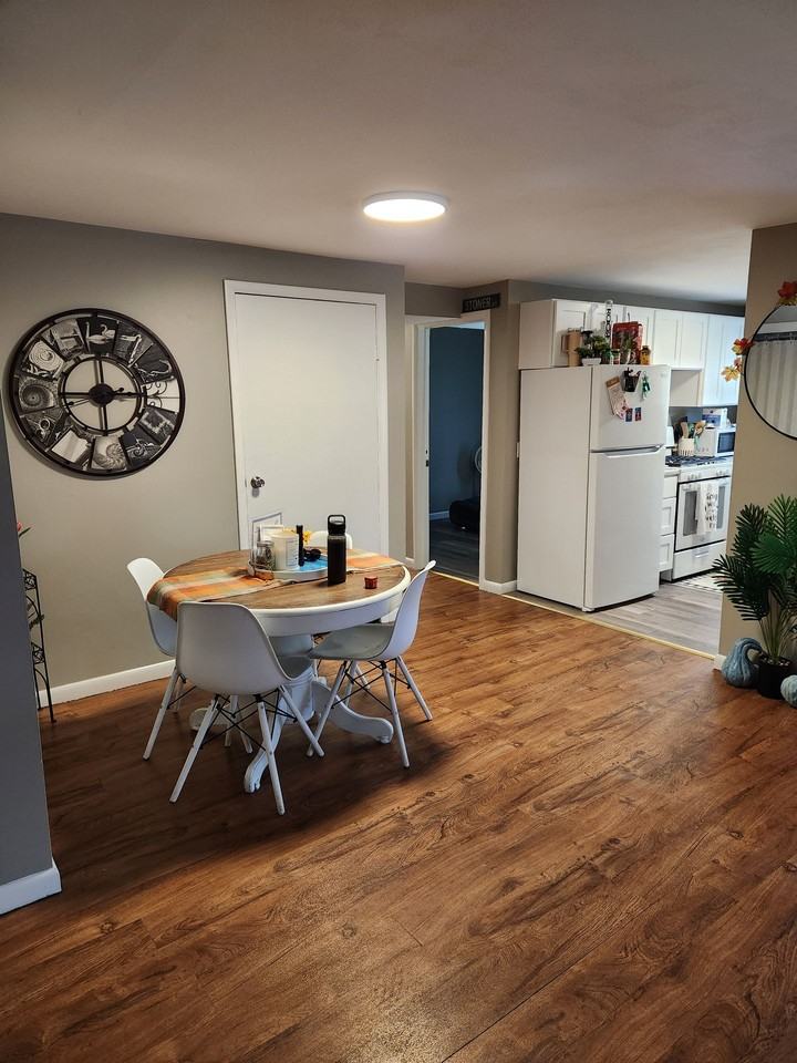 211 Tompkins Street - Photo 5 of 8