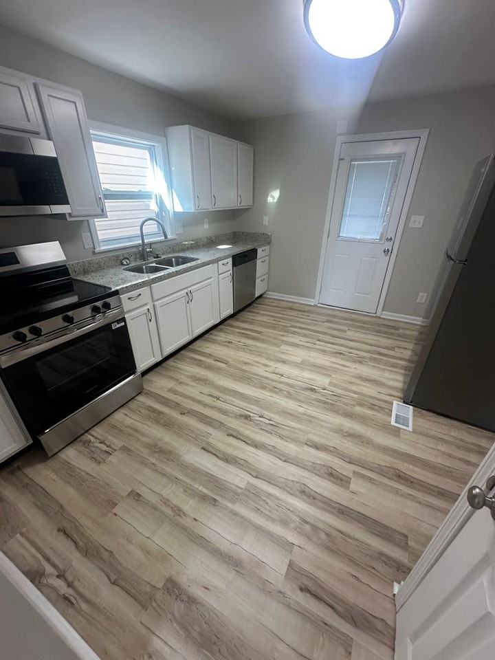 821 Martin Avenue #A - Photo 4 of 9