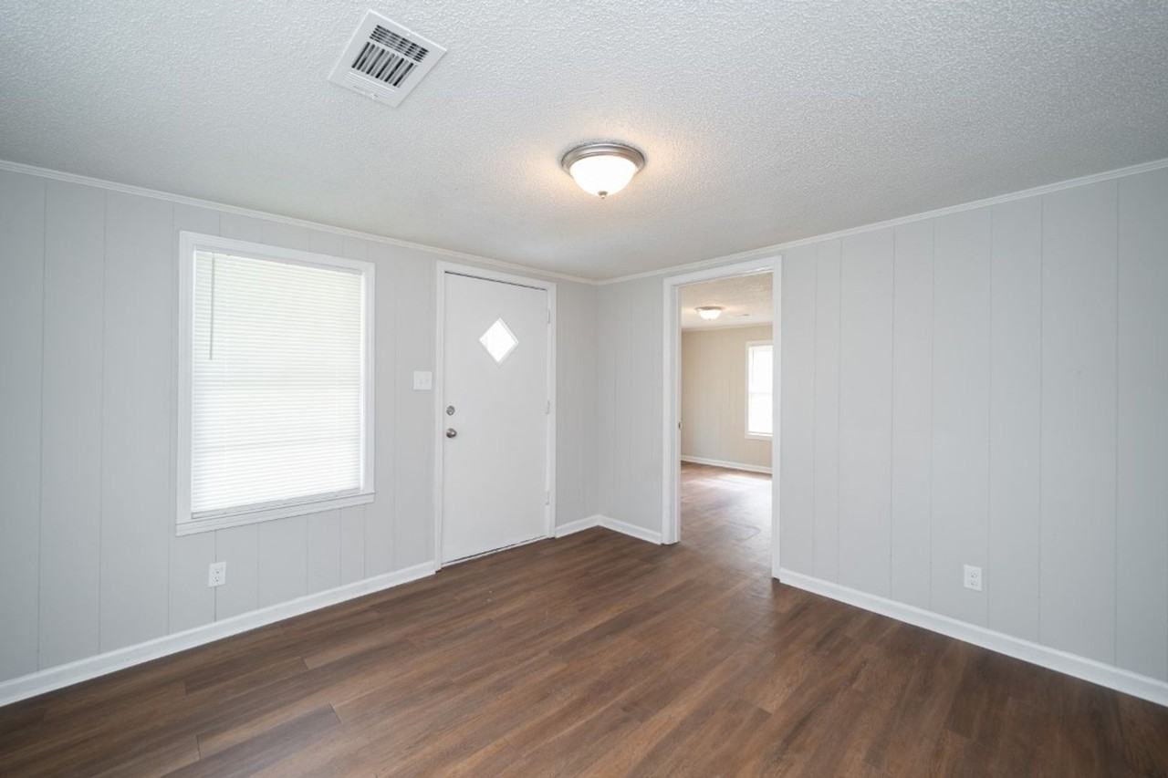 2825 25th Street - Photo 5 of 19