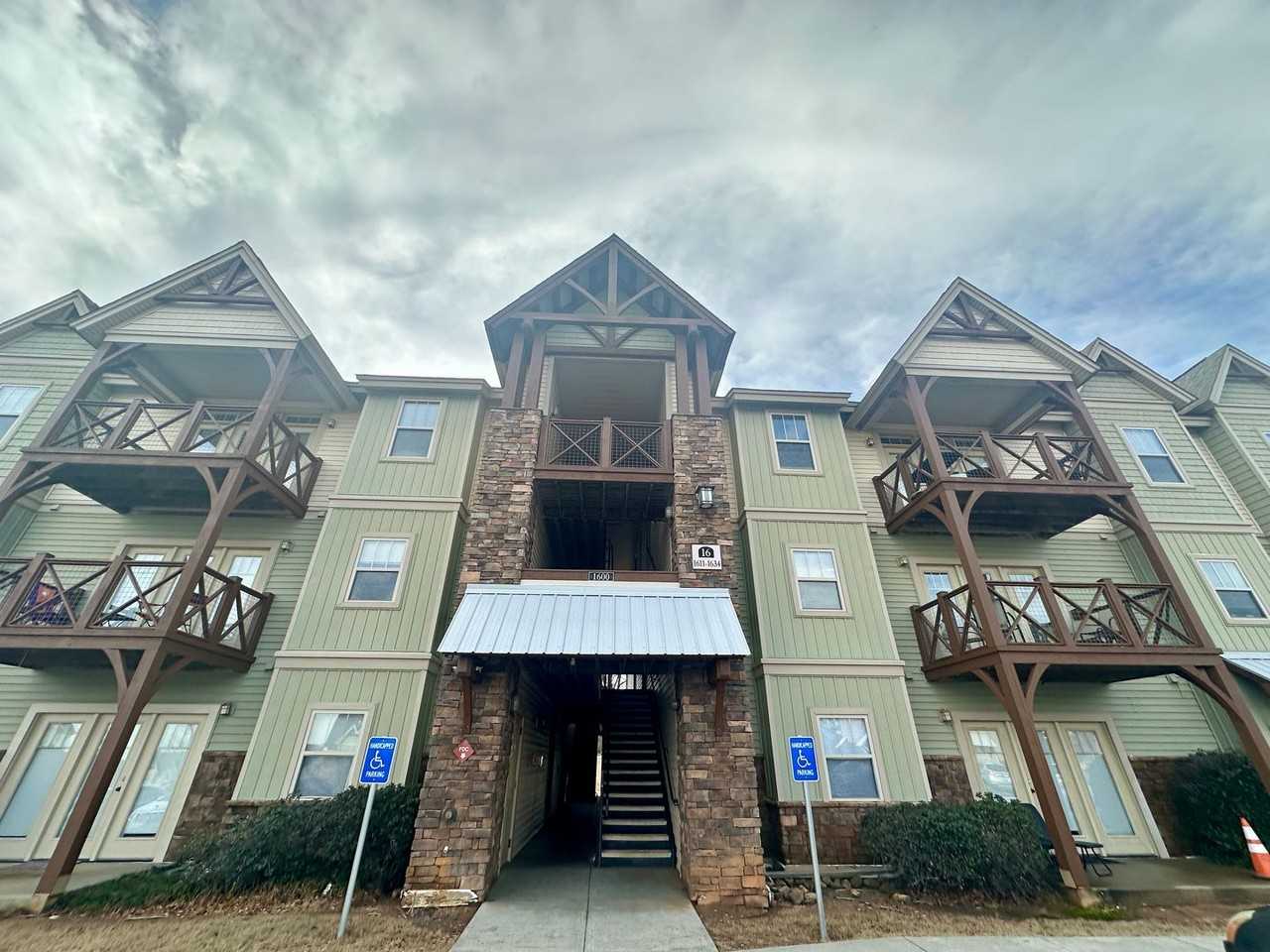 1624 Muscovy Way - Photo 3 of 19