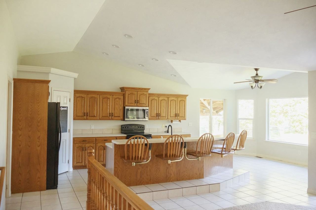 4087 356 North - Photo 2 of 10