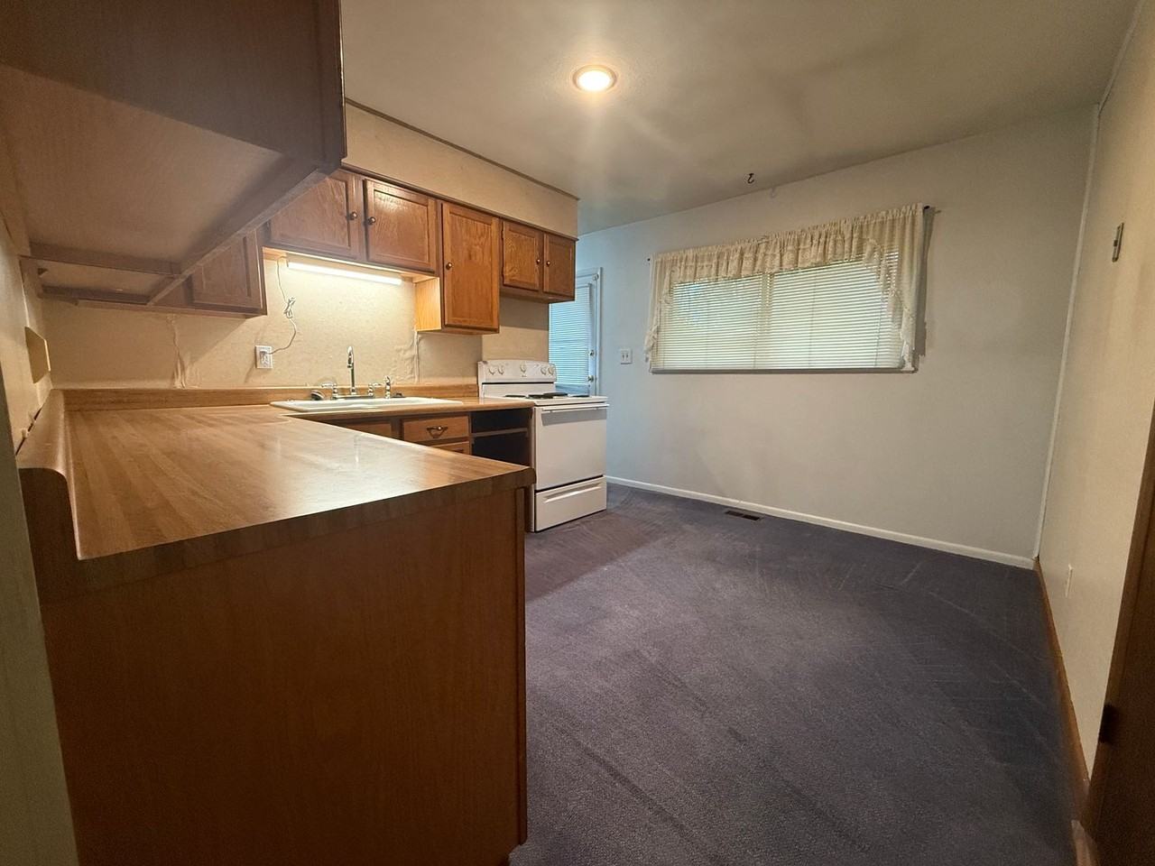5008 Valley Ln - Photo 3 of 13