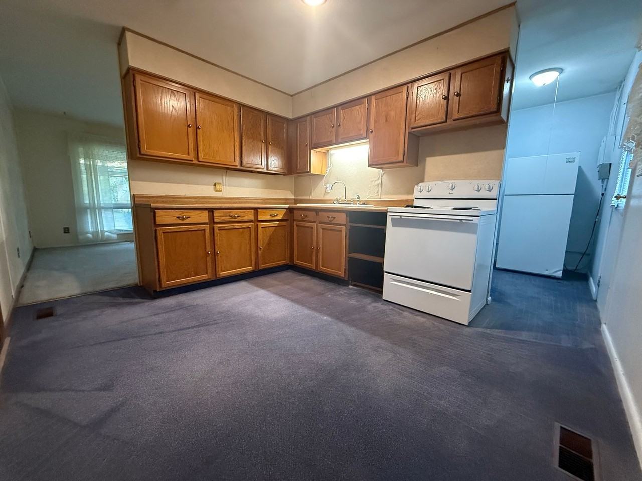 5008 Valley Ln - Photo 4 of 13