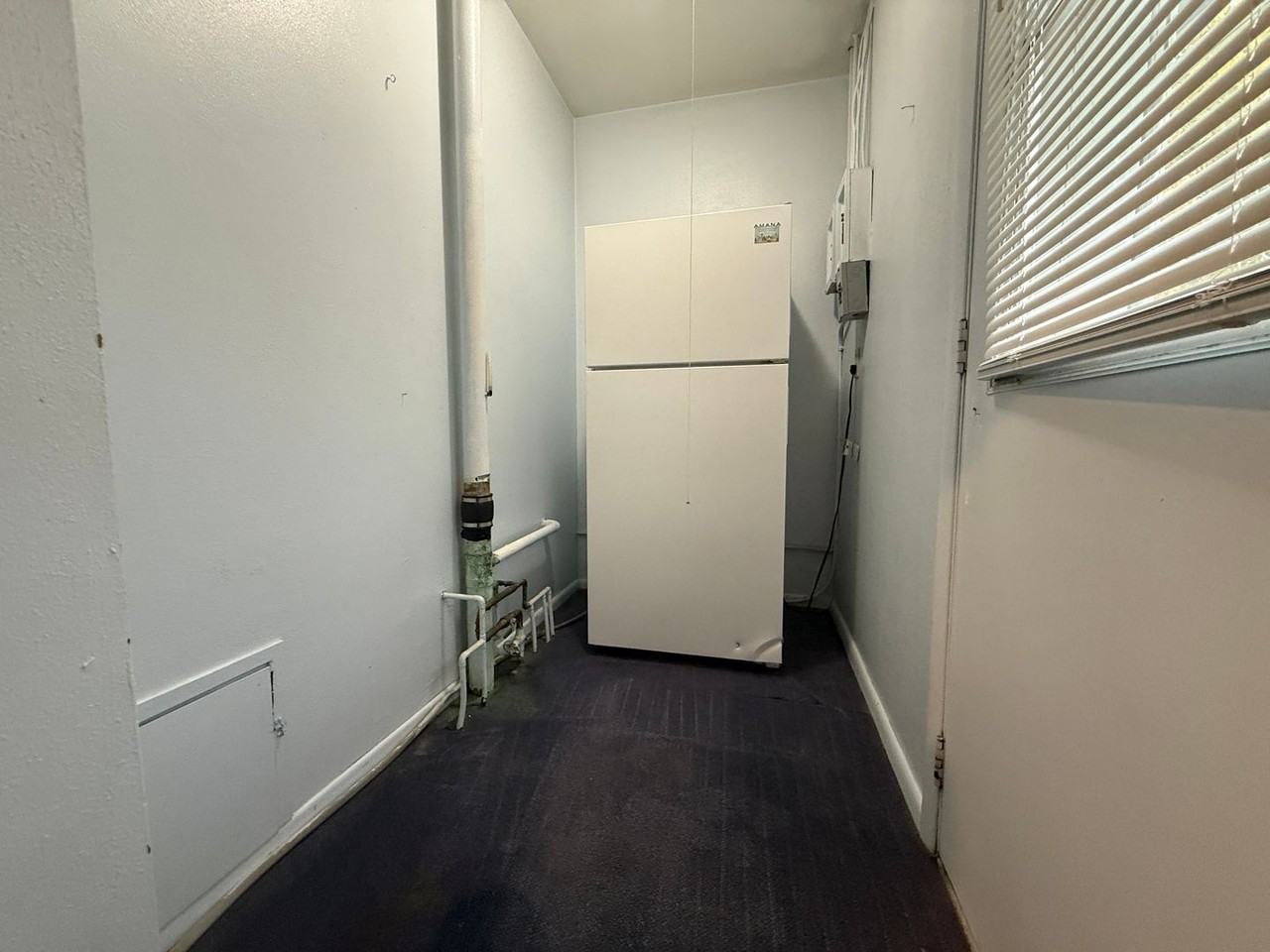 5008 Valley Ln - Photo 5 of 13
