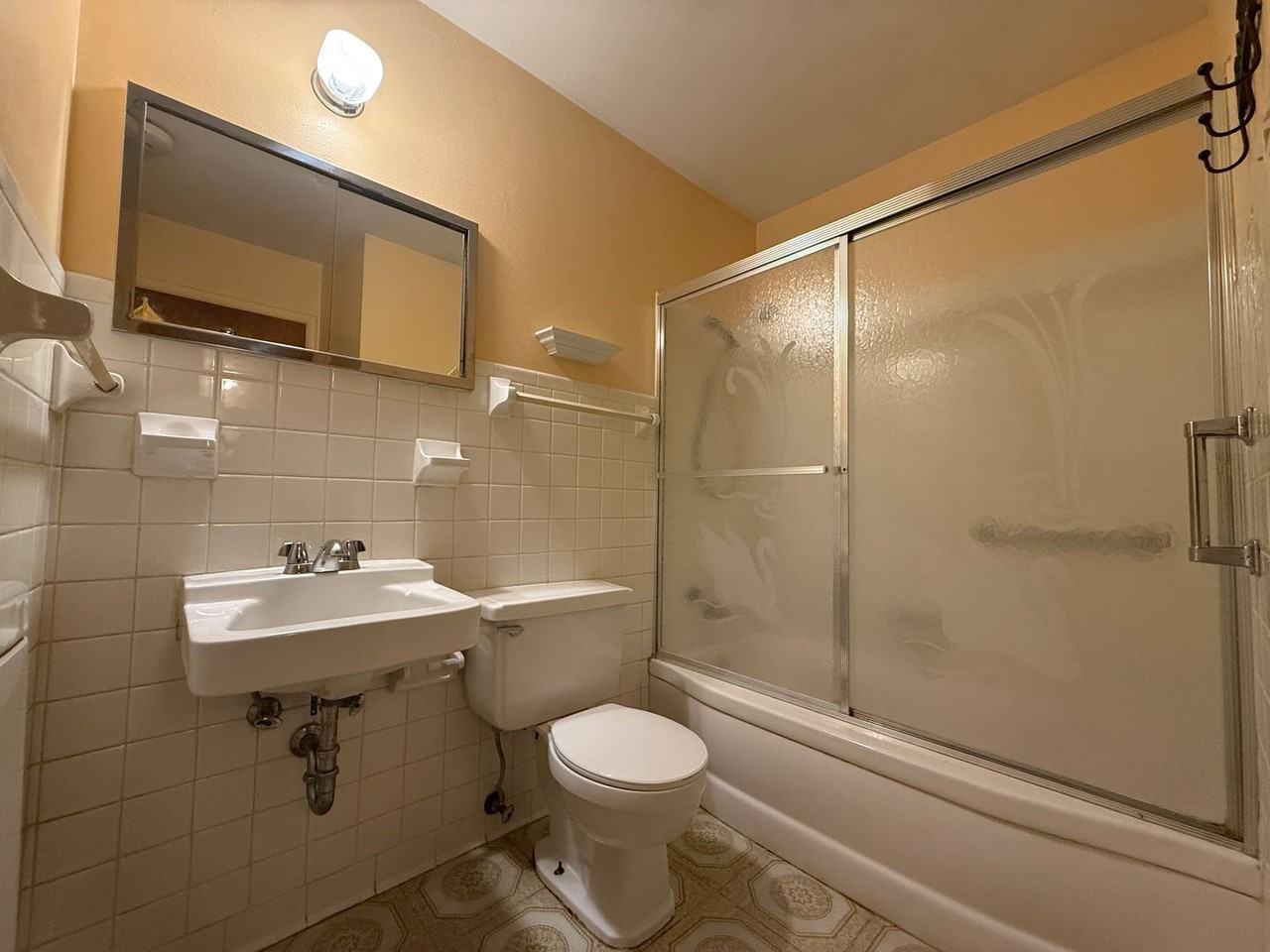 5008 Valley Ln - Photo 6 of 13