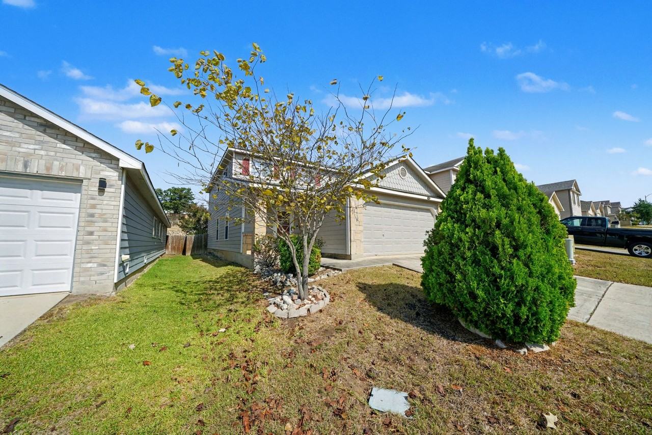 3615 Longhorn Crk - Photo 4 of 42