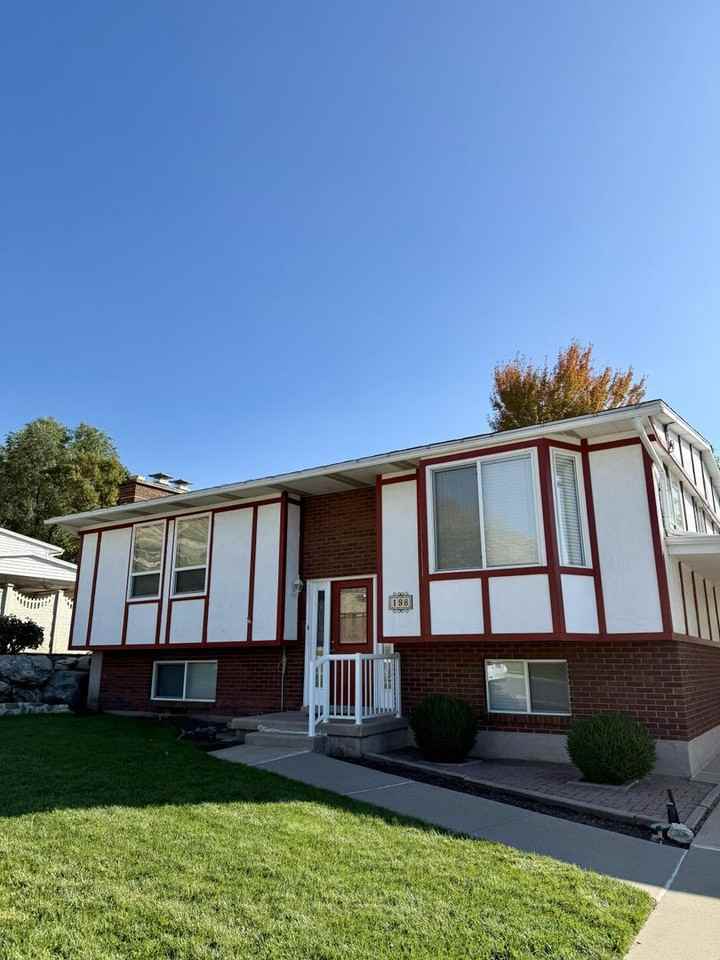 198 E 1250 N - Photo 2 of 18