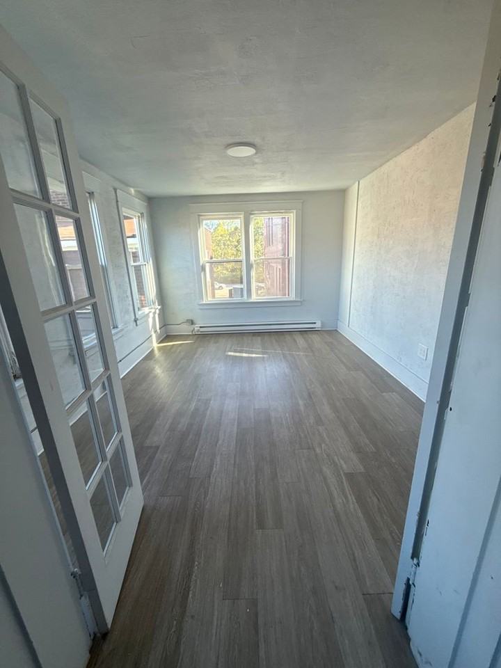 321 2nd St - Photo 4 of 11