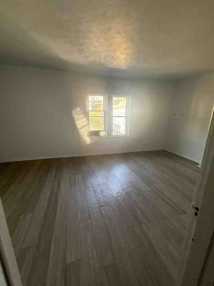 321 2nd St - Photo 6 of 11