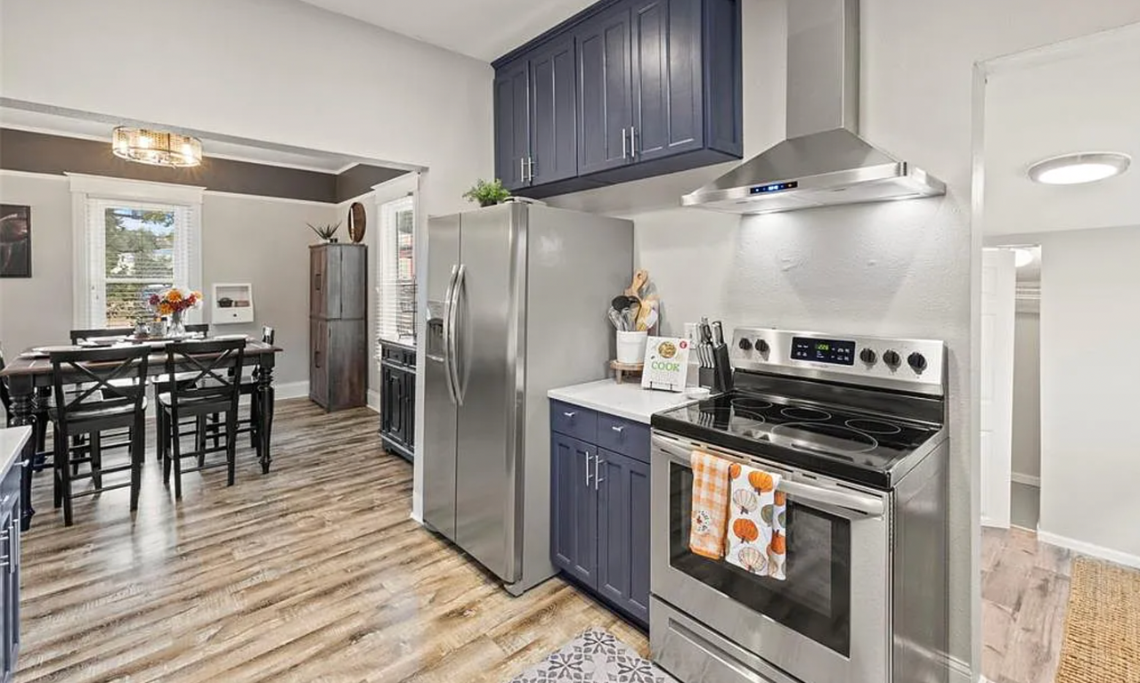 1904 Sheldon Avenue - Photo 6 of 11