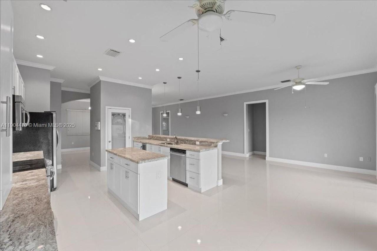 16640 Northwest 86th Court - Photo 2 of 24