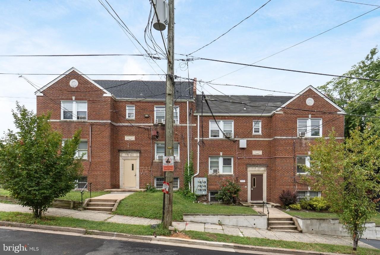 1721 29th St Se Apt 1 #1 - Photo 3 of 24