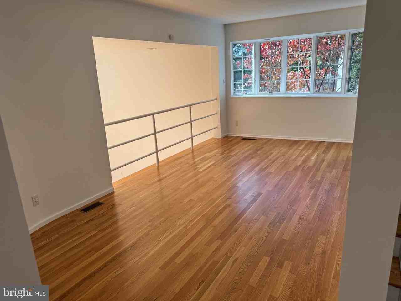 4920 Butterworth Place Northwest - Photo 6 of 28