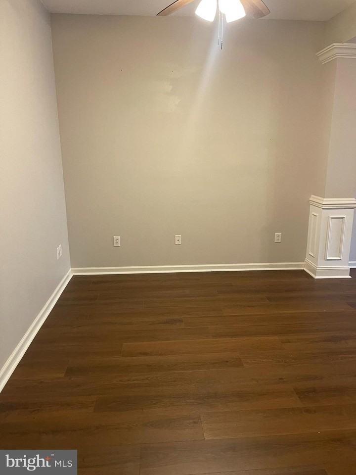 310 Norwalk Way - Photo 5 of 37