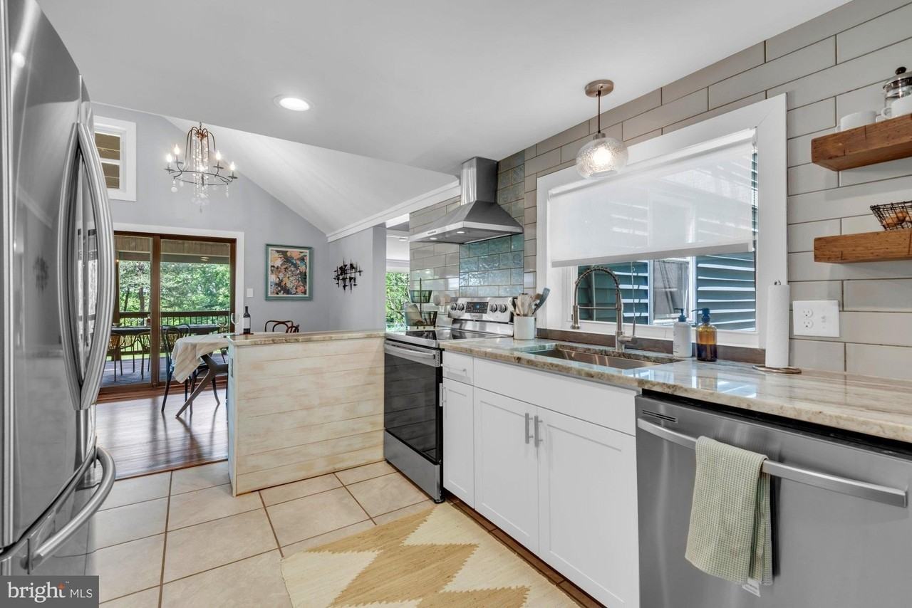 8014 Forest Glen Drive - Photo 6 of 27