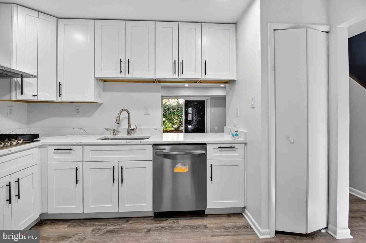 34 Pine Bark Ct - Photo 2 of 25