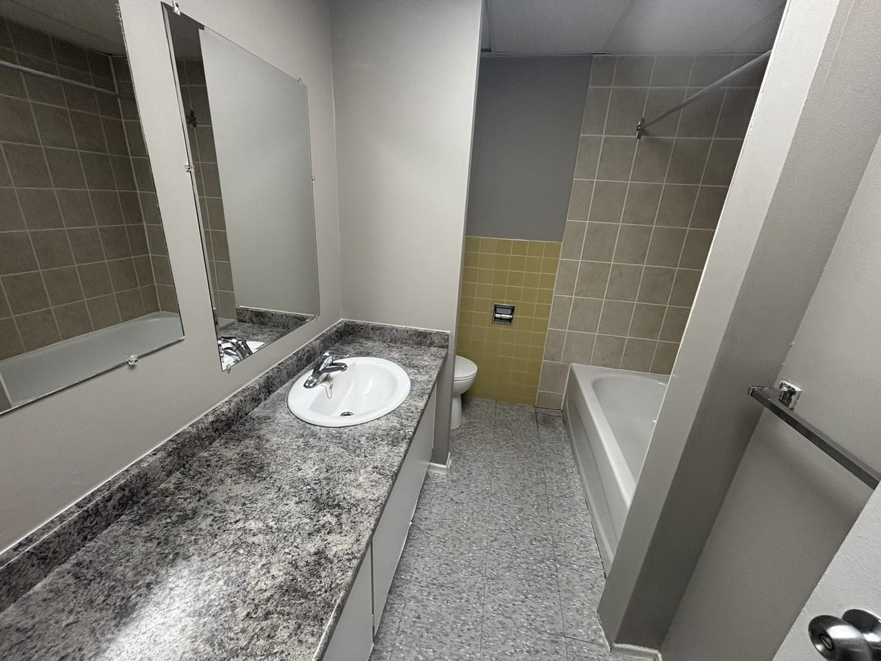 499 Albert St #14 - Photo 6 of 18