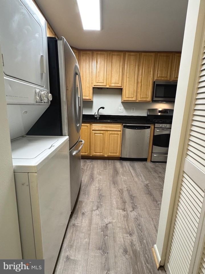 4620 N Park Ave Apt 202e #202E - Photo 5 of 16