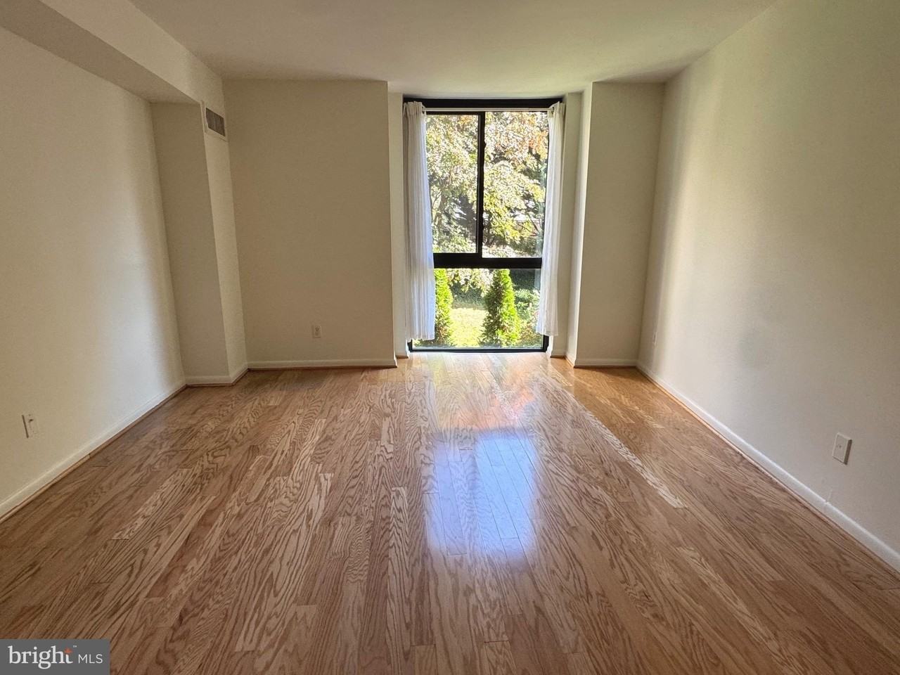 4620 N Park Ave Apt 202e #202E - Photo 7 of 16