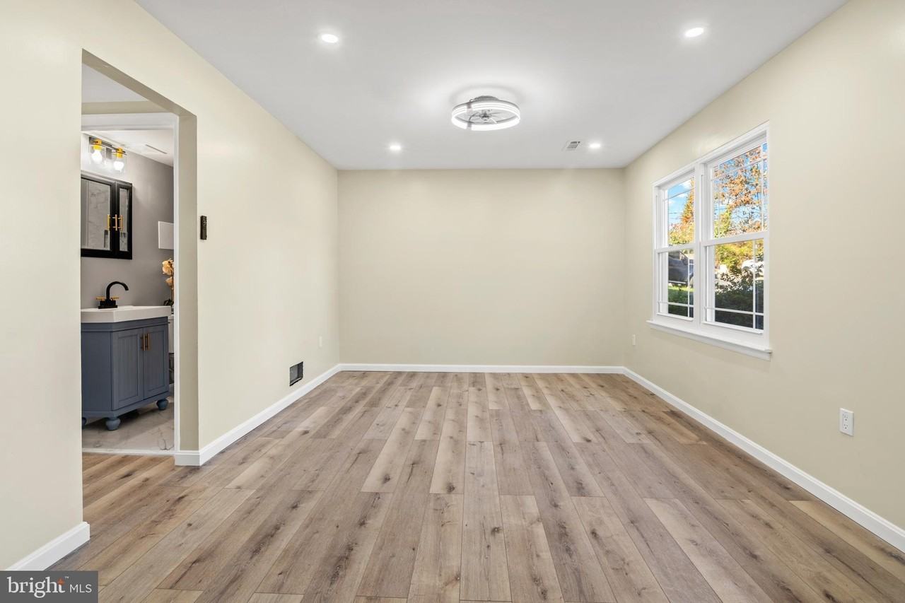 926 West Street - Photo 3 of 22