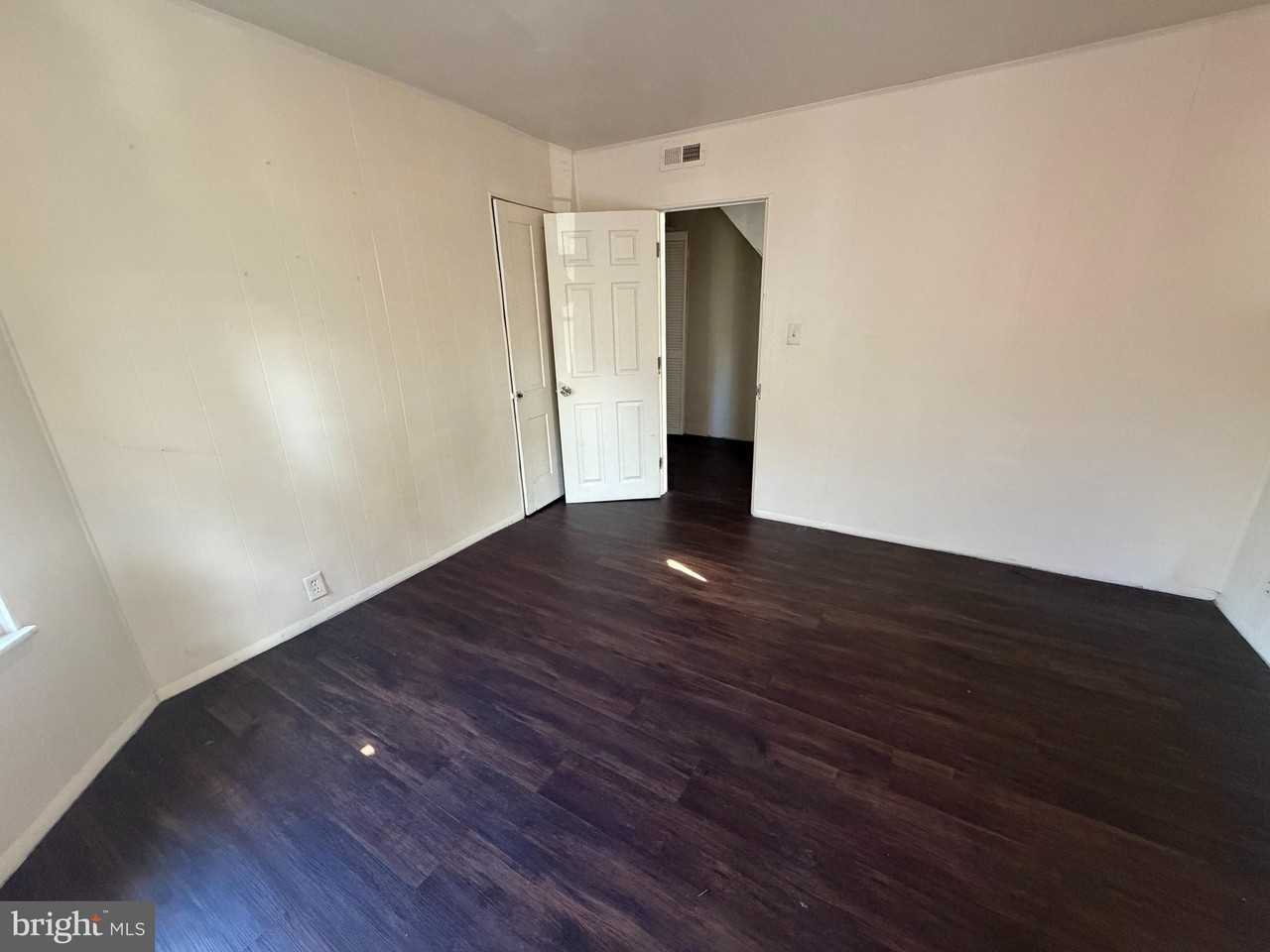 112 W Main St Unit B #B - Photo 7 of 14