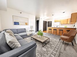 featured image of 2412 E 4th St