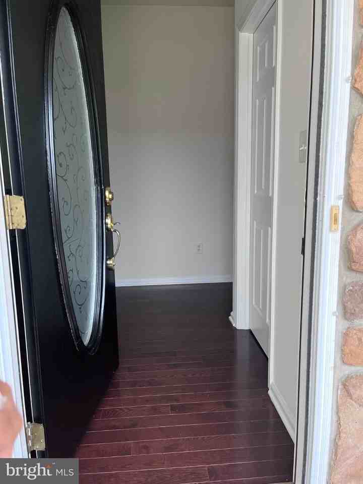 326 Keswick Drive - Photo 3 of 34