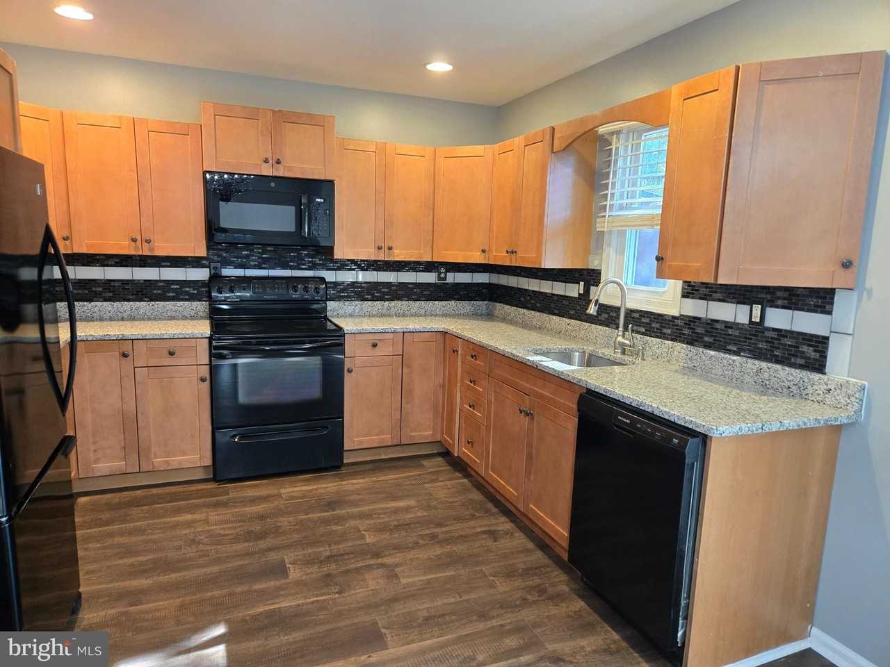 36 Gatehouse Ln - Photo 2 of 13