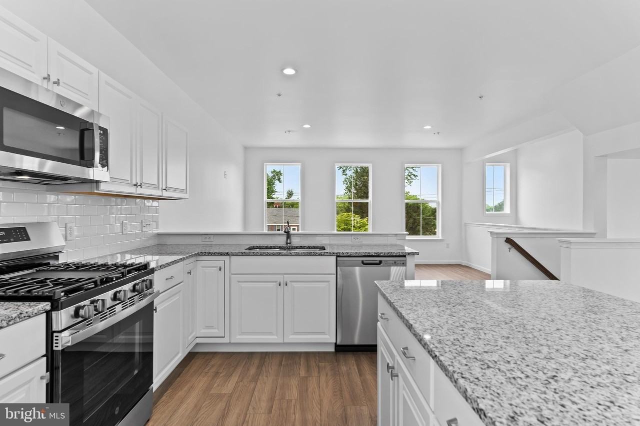 31 S 19th St - Photo 5 of 29